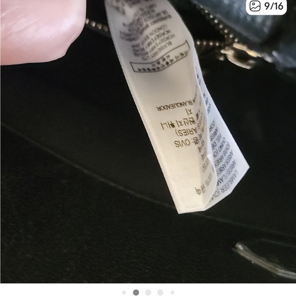 Burberry Black Textured Leather Bag with Gold Accents - Picture 5 of 9